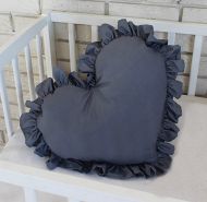 Baby Nellys Dekorační oboustranný polštářek - Srdce, 45 x 40 cm - tmavě šedé